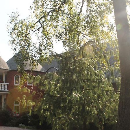 Hotel Und Restaurant Waldschloesschen Crivitz Екстериор снимка