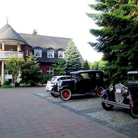 Hotel Und Restaurant Waldschloesschen Crivitz Екстериор снимка