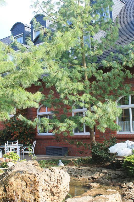 Hotel Und Restaurant Waldschloesschen Crivitz Екстериор снимка