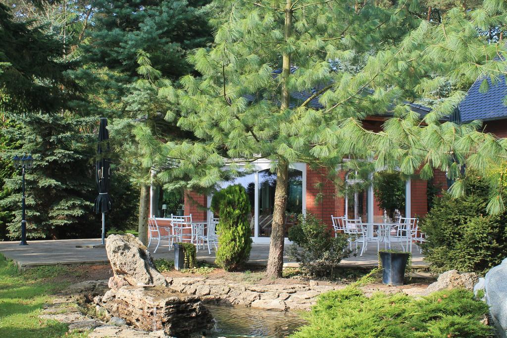 Hotel Und Restaurant Waldschloesschen Crivitz Екстериор снимка