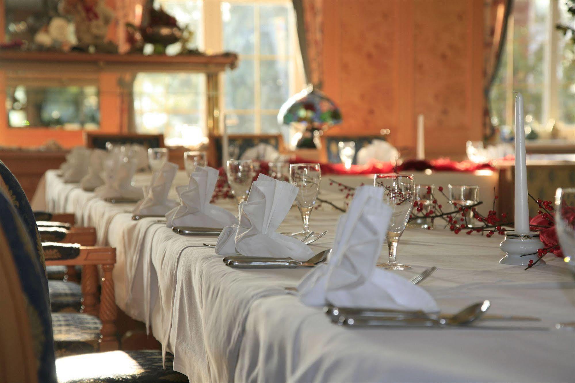 Hotel Und Restaurant Waldschloesschen Crivitz Екстериор снимка