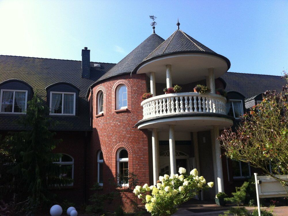 Hotel Und Restaurant Waldschloesschen Crivitz Екстериор снимка